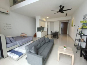 Bora Residences, Leafy Loft by HomestayJB